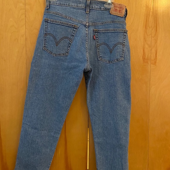 Vintage Levi capris size 8 - Picture 2 of 4